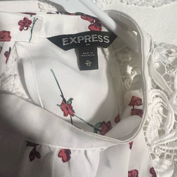 Express white floral flowy top. Size XL open back. - Picture 6 of 6